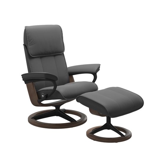 Stressless® Admiral (M) Signature recliner with footstool