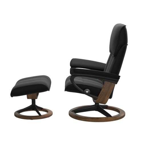 Stressless® Admiral (M) Signature recliner with footstool