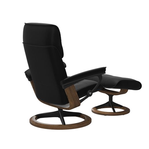 Stressless® Admiral (M) Signature recliner with footstool