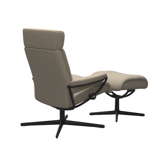 Stressless® Tokyo Cross lenestol med regulerbar nakkestøtte og krakk