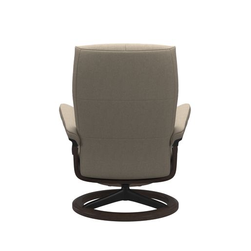 Stressless® David (M) Signature recliner with footstool