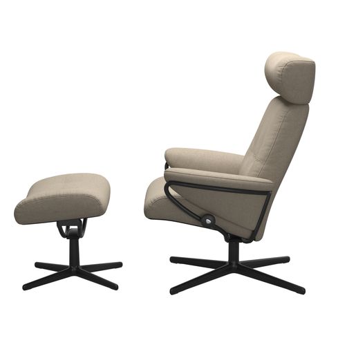 Stressless® Berlin Cross lenestol med regulerbar nakkestøtte og krakk